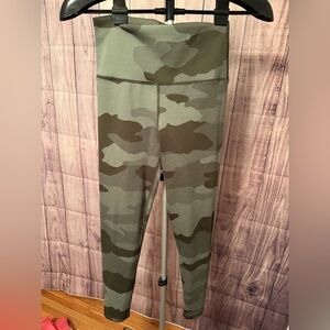 Aerie OFFLINE Green Camo High Rise Leggings| Size  M |